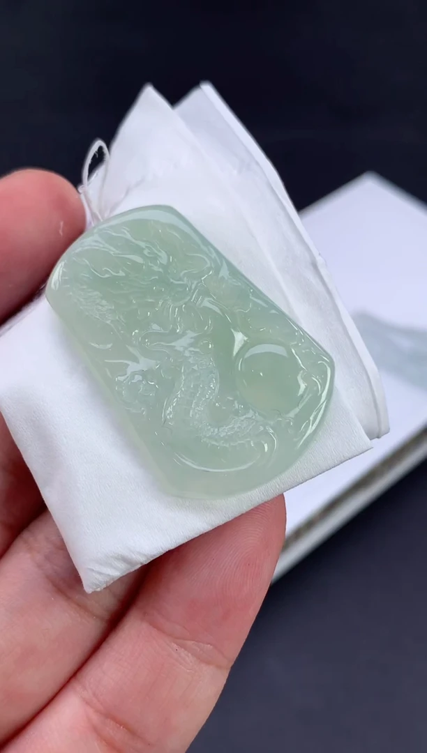 未镶嵌定制翡翠s***n翡翠