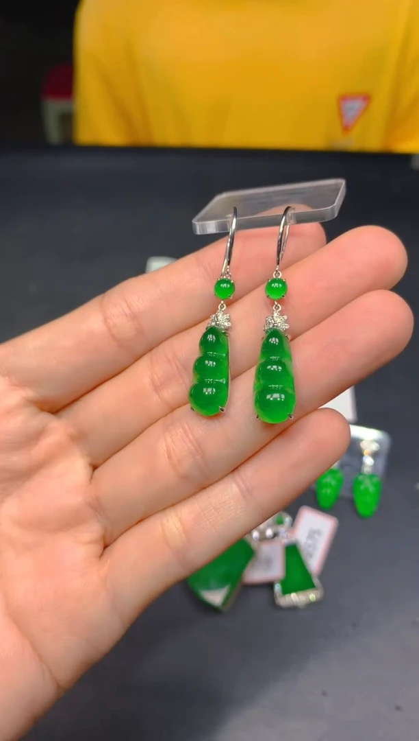 18K金镶嵌定制翡翠480多样性发货（发其一）