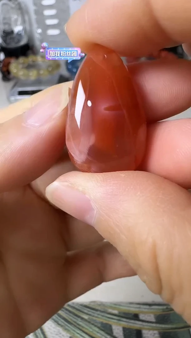 颈饰未镶嵌南红玛瑙矿坑