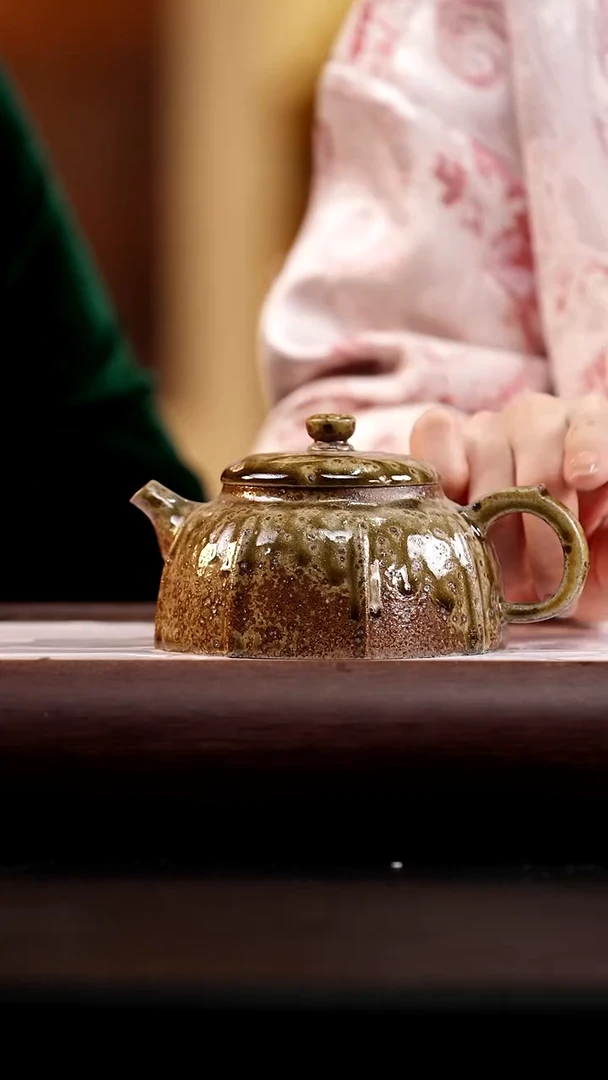 66 金丝楠木柴烧古井壶