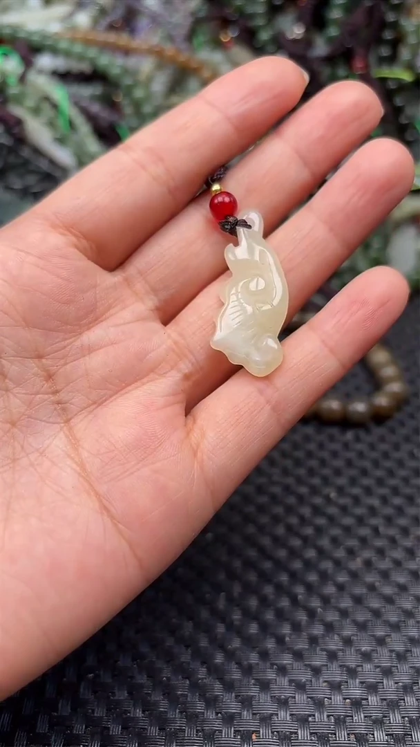 和田玉未镶嵌颈饰1