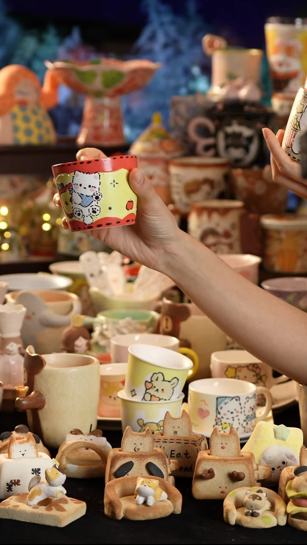 摆件陶景德镇釉下彩手绘设计师款陶瓷