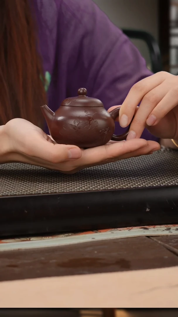 茶壶紫砂紫袍玉砂精工刻绘雅趣120cc