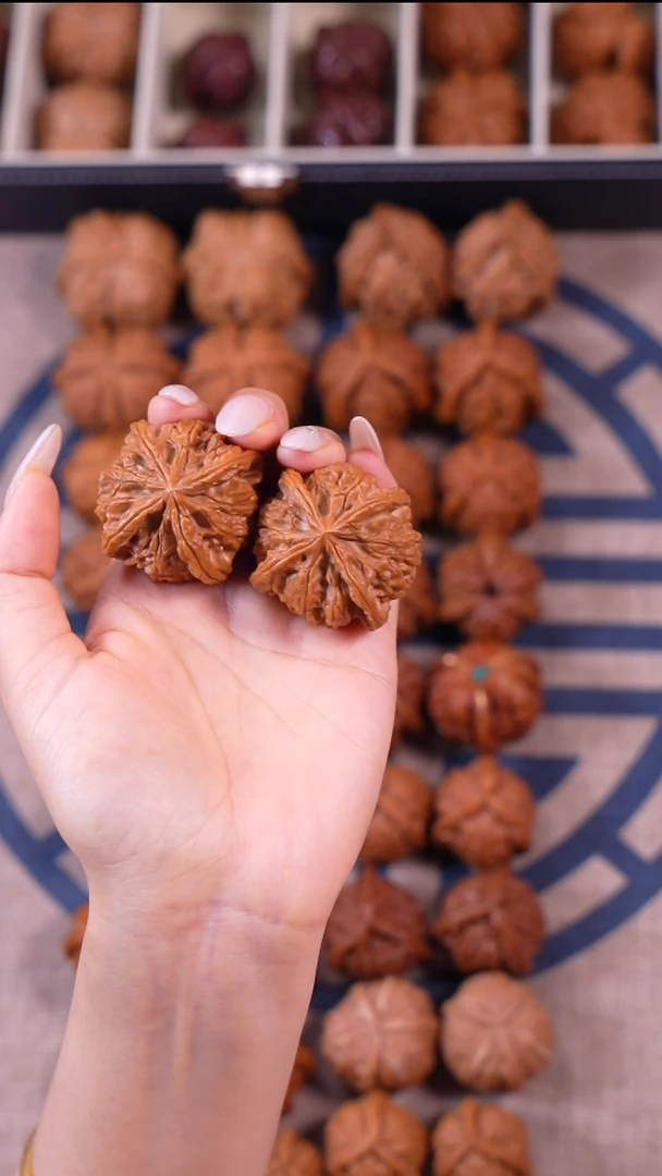 文玩核桃吊坠多棱元宝四棱