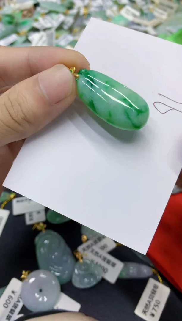 颈饰未镶嵌翡翠翡翠