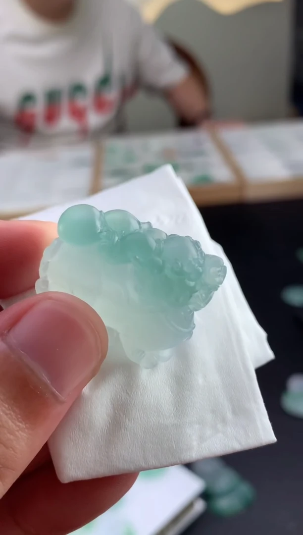 未镶嵌定制翡翠翡翠