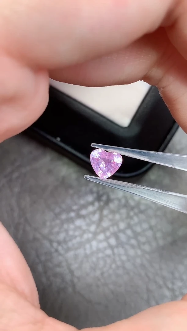 【闪购商品】尖晶石裸石未镶嵌1.045ct 马亨盖 心形 LY