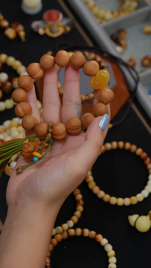 未镶嵌蜜蜡手串无暇蜜蜡