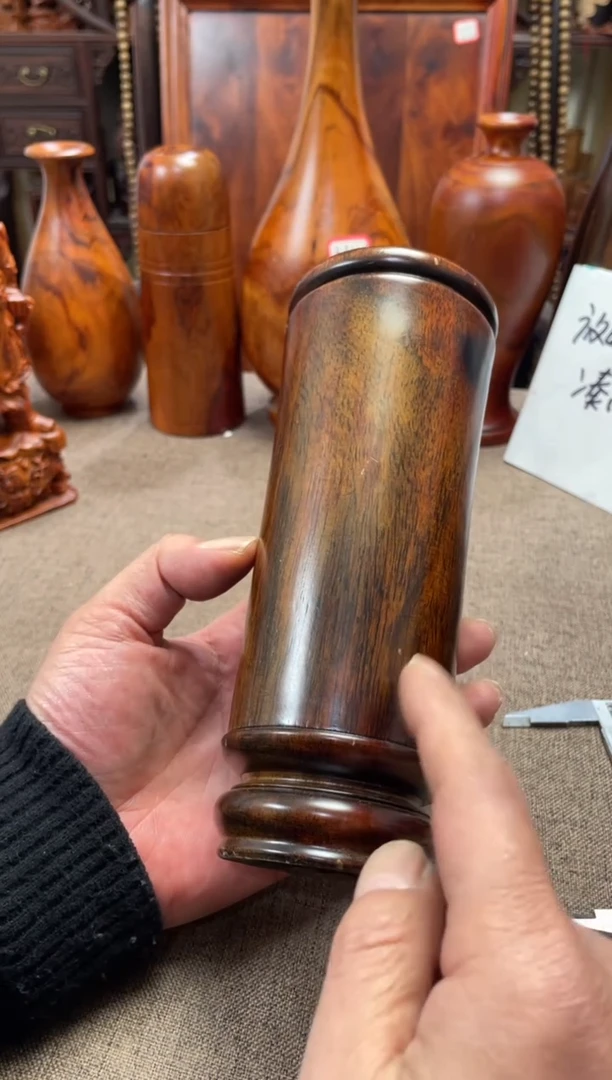 【闪购商品】交趾黄檀（大红酸枝）木艺酸枝笔筒7.5/19.3