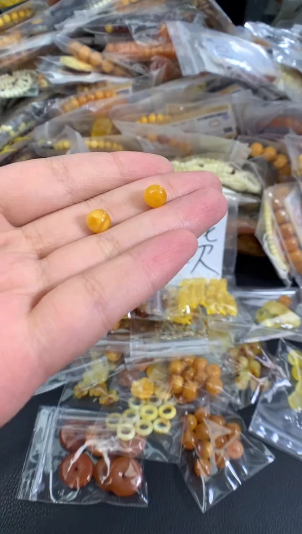 蜜蜡未镶嵌珠宝奇石多样性发一件