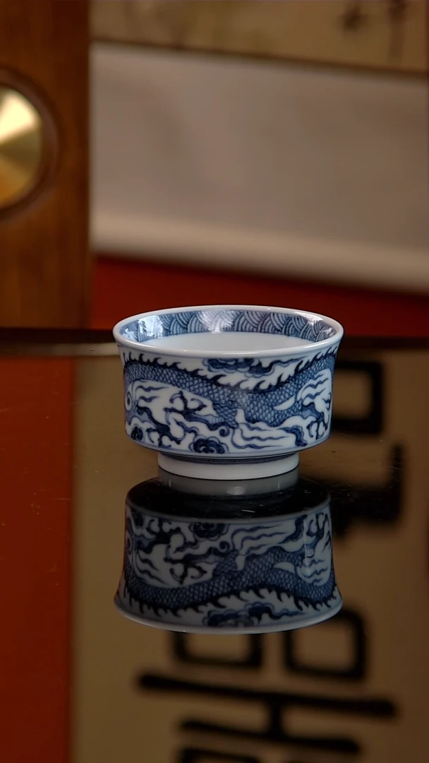 元青溯古仿元青花龙纹马蹄杯