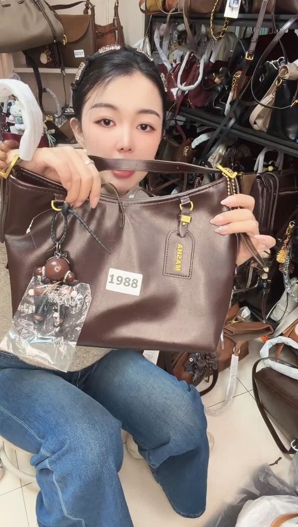 真皮中大号carry all 玛莎 咖啡色