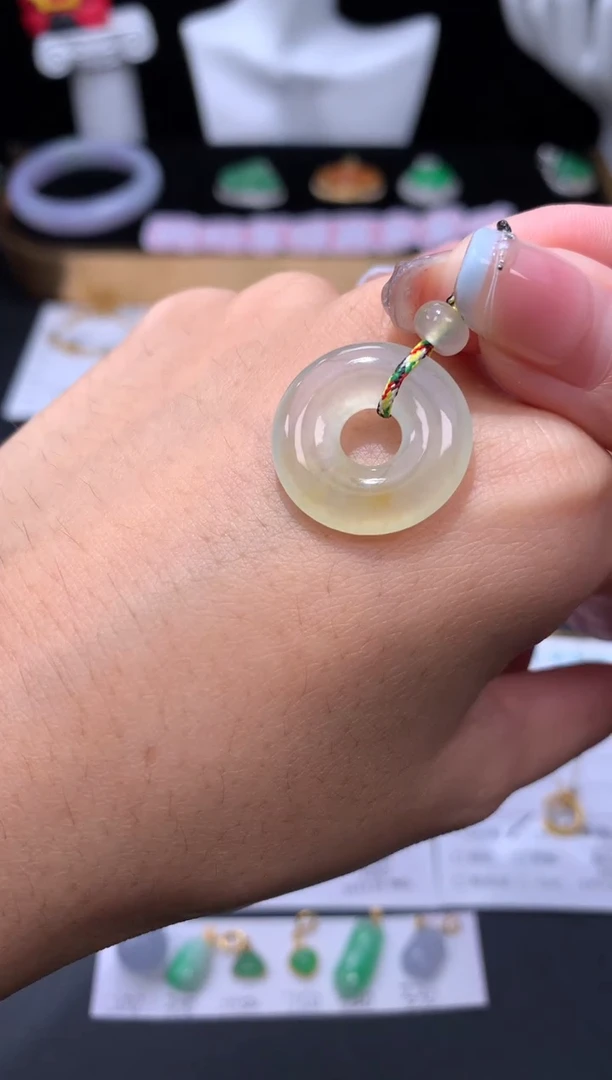 未镶嵌定制翡翠48小时鉴赏期 退货不扣服务费