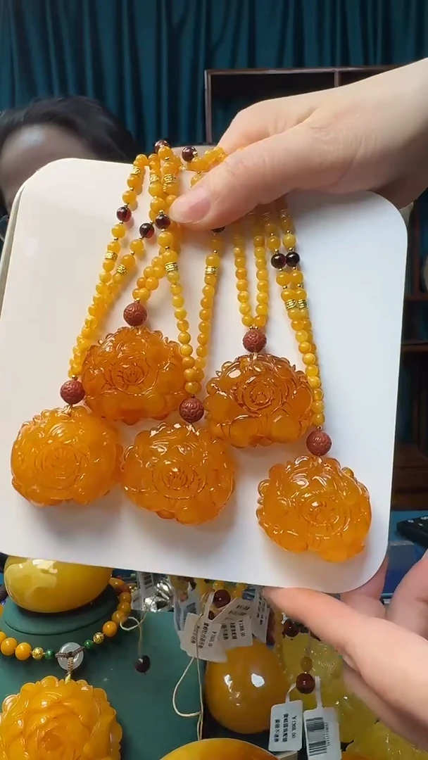 未镶嵌吊坠(赠链)琥珀蜜蜡牡丹花套装（多样性只发其一）
