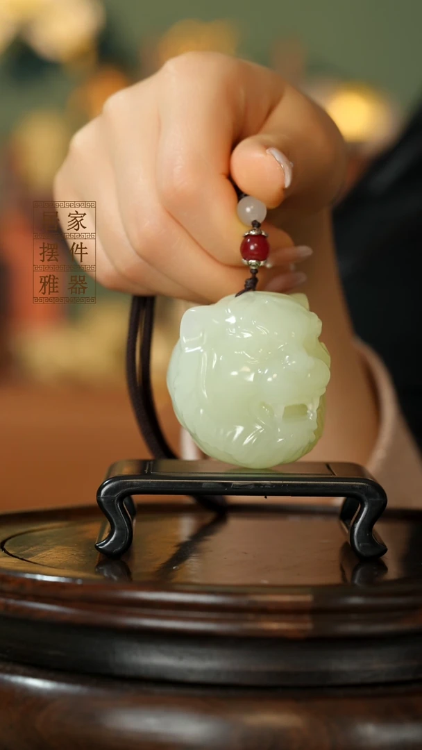 玉《虎虎生威虎头》摆件