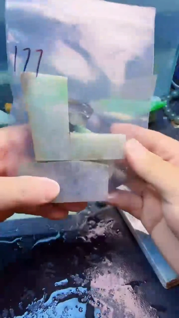 翡翠挂件未镶嵌天然翡翠177