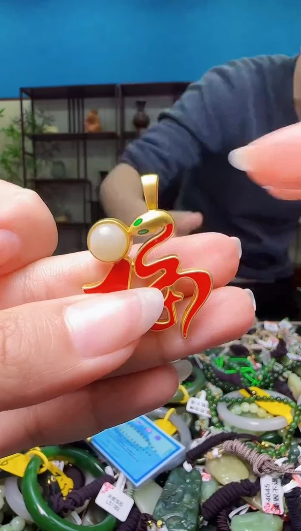 颈饰未镶嵌和田玉1