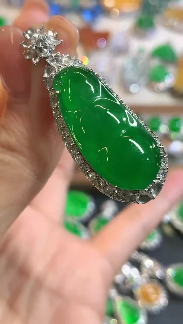 吊坠(不含链)18K金镶嵌翡翠q181