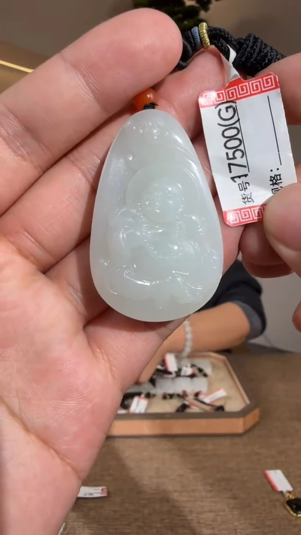 颈饰未镶嵌和田玉G黑山