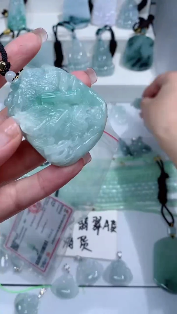 颈饰未镶嵌翡翠吊坠