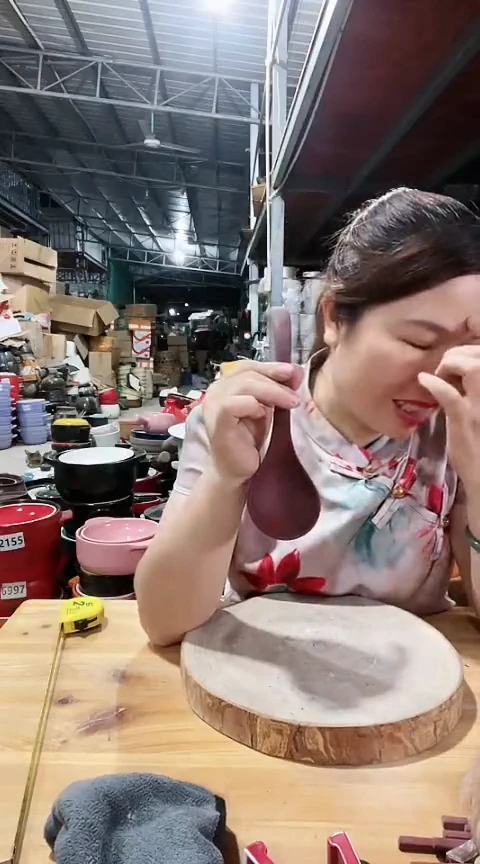 瑕疵紫砂大汤勺一个