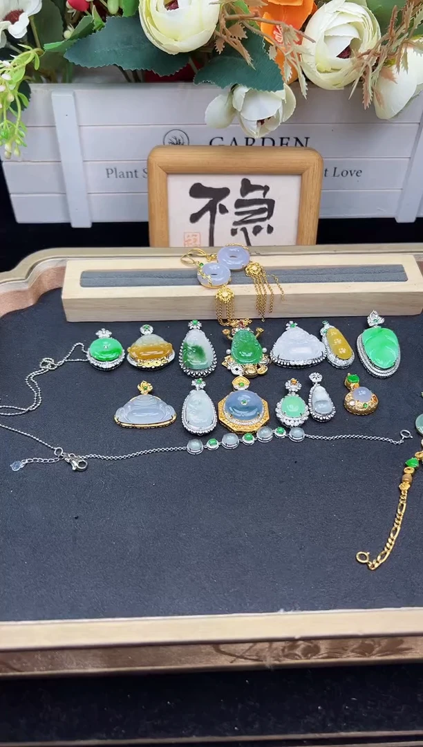 吊坠(不含链)18K金镶嵌翡翠勿拍