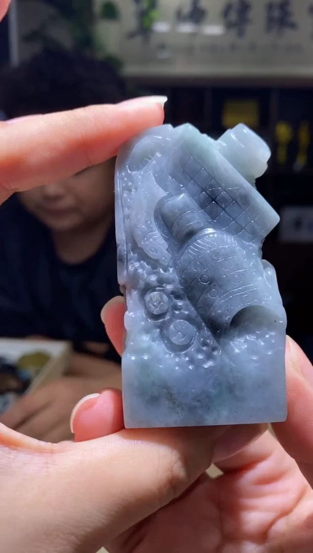 定制翡翠未镶嵌摆件
