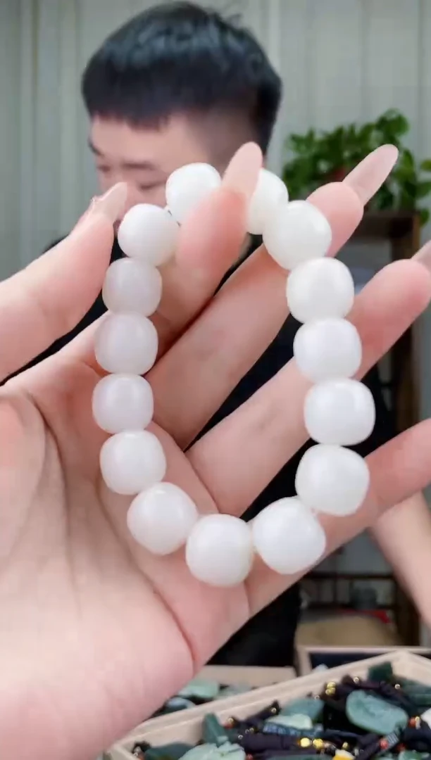 和田玉未镶嵌挂件拍一发一，多样性发货！