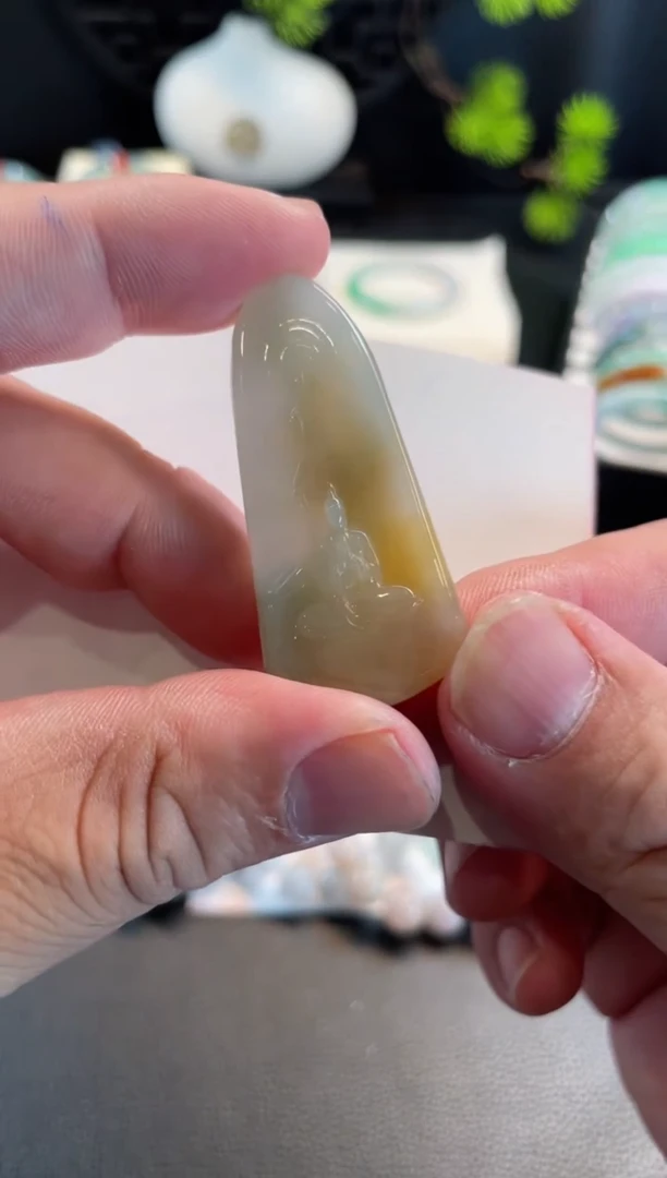 翡翠未镶嵌颈饰67吊坠
