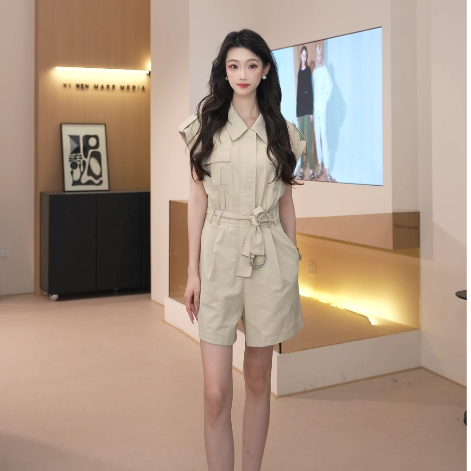 Basic House/百家好TS新款高级感收腰显高短裤女工装连体裤DX285