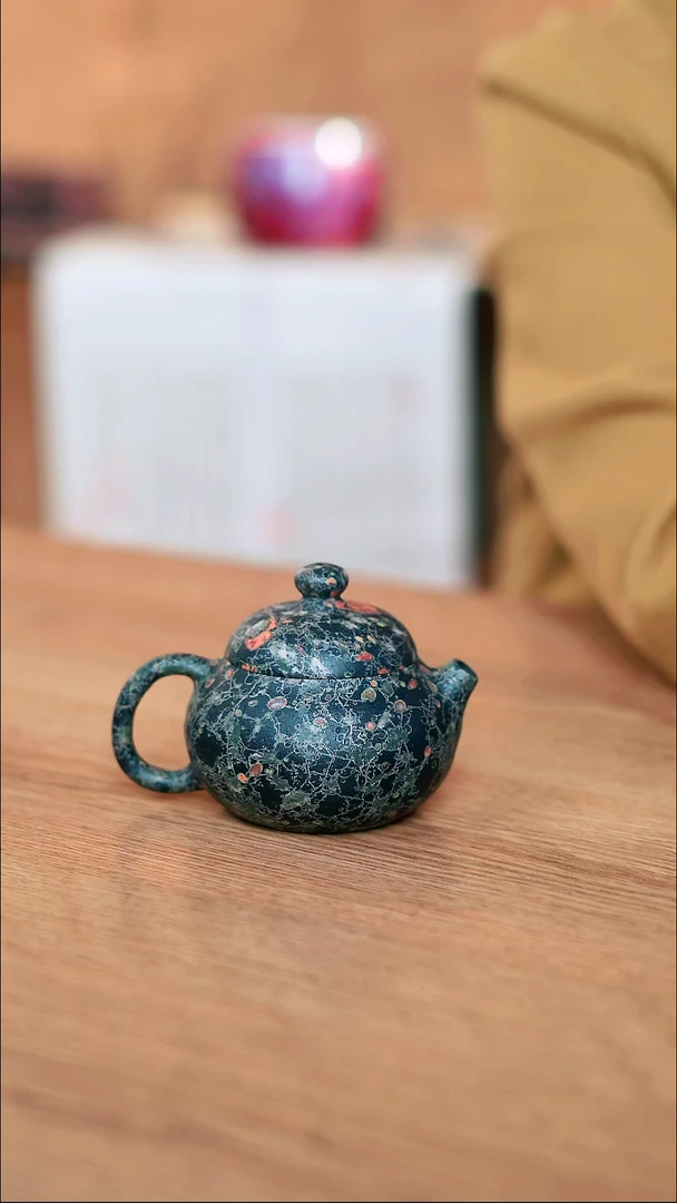 寻武记安山玉文旦壶