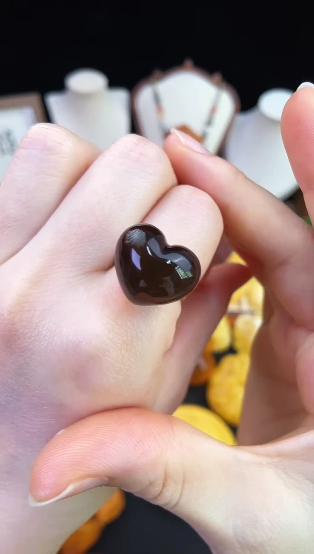 琥珀未镶嵌珠宝奇石柒月