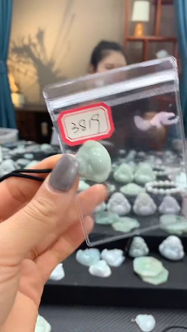 颈饰未镶嵌翡翠佛公3819