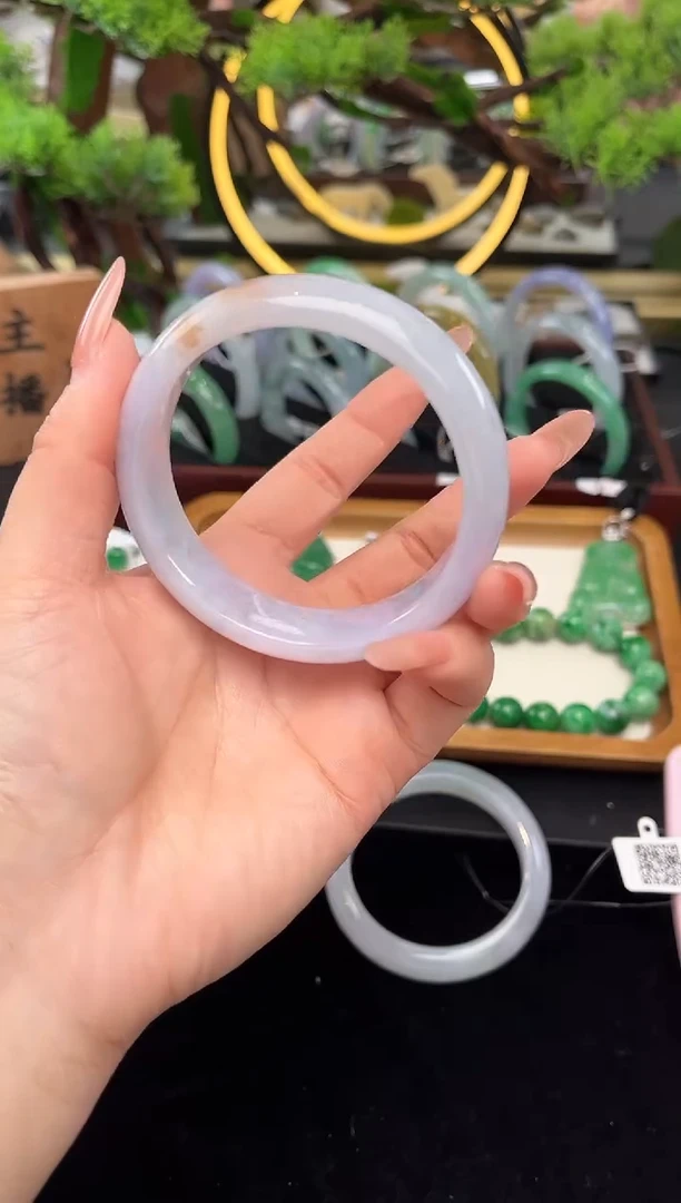 未镶嵌手镯翡翠手镯