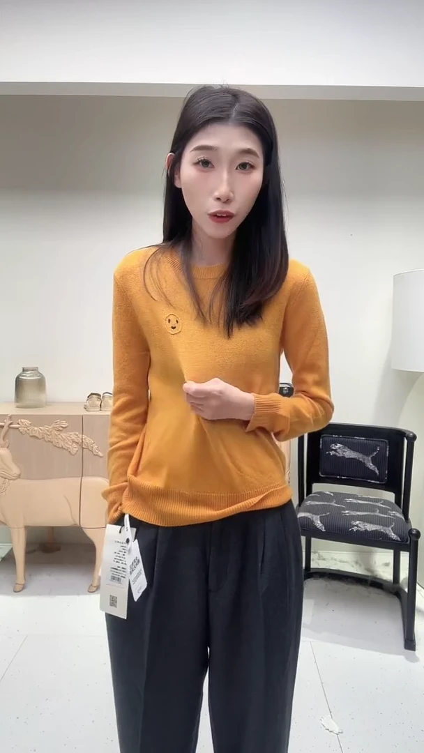 南瓜色小笑脸羊毛上衣