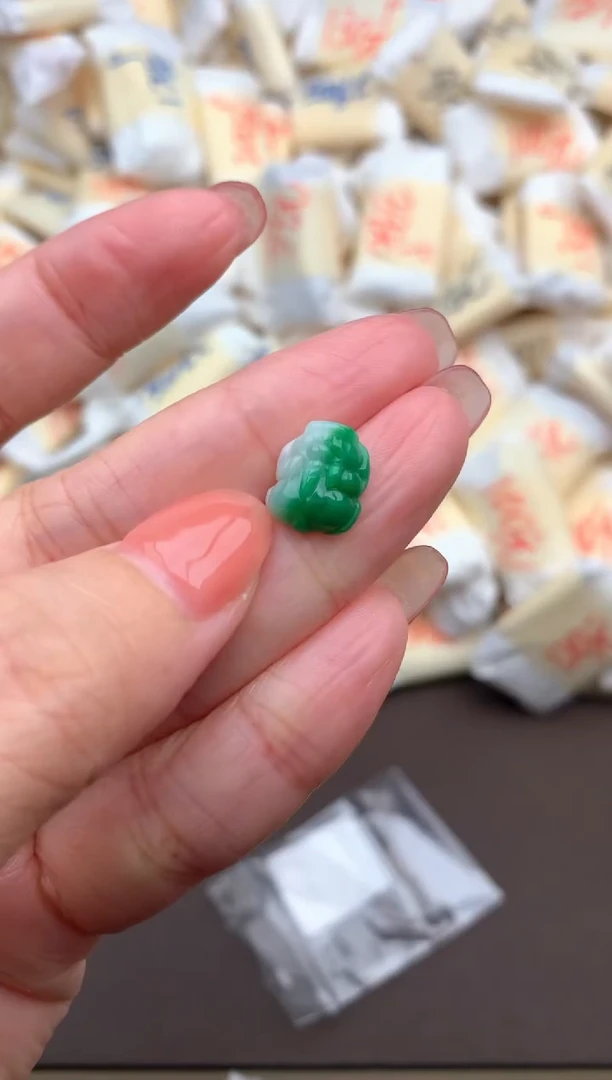 【闪购商品】翡翠挂件未镶嵌一