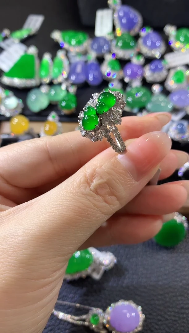 18K金镶嵌戒指翡翠D51