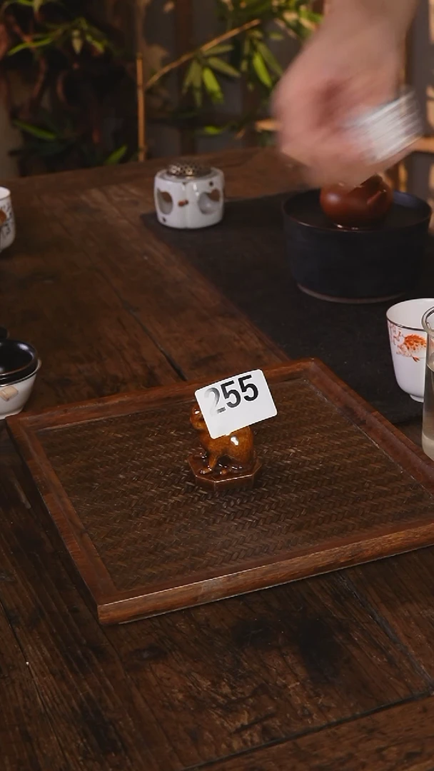 酱色兔子盖置255