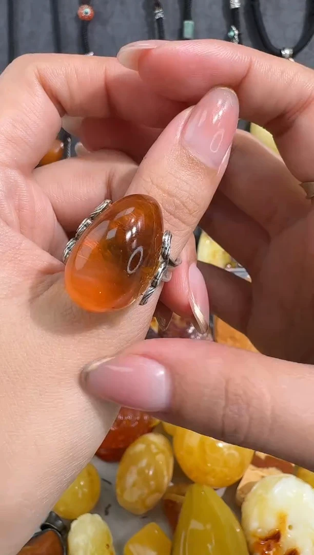 裸石琥珀未镶嵌糕*琥珀