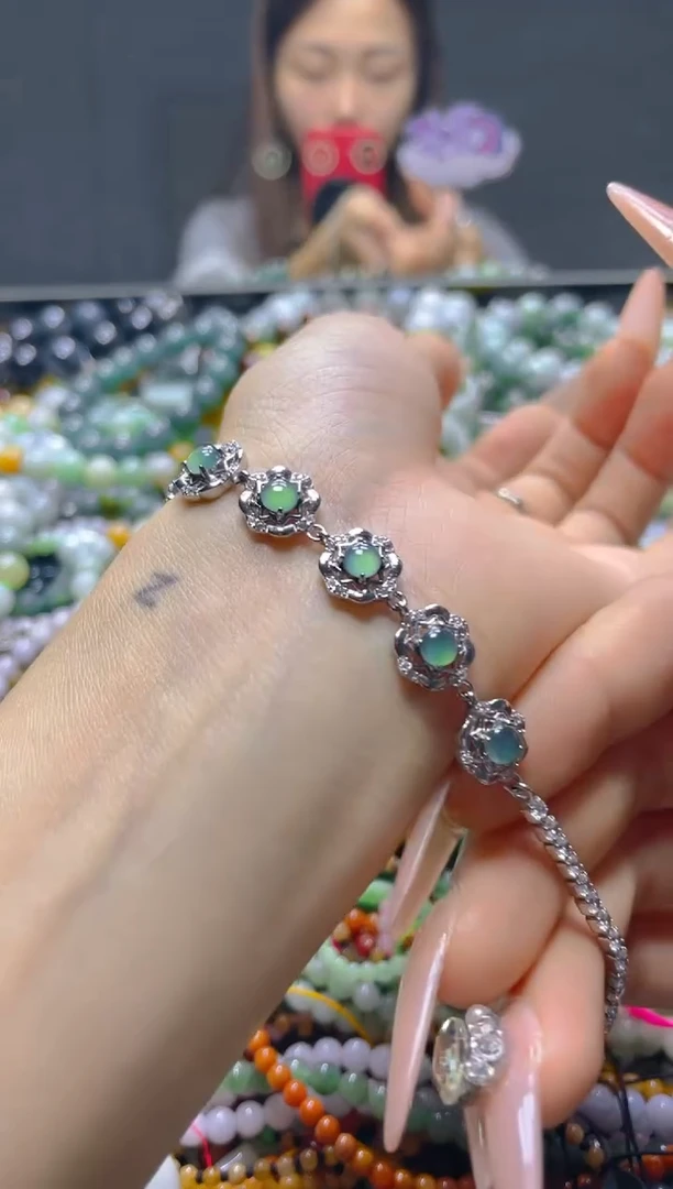 颈饰未镶嵌翡翠/Y/翡翠A货，一件也是批发价