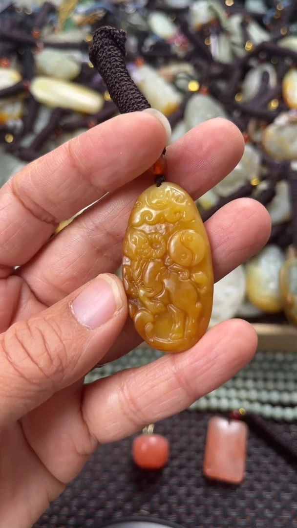 【闪购商品】和田玉颈饰未镶嵌多样性发货没有证书拍一发一有瑕