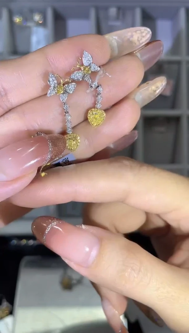 18K金镶嵌耳饰钻石68分黄钻耳饰      HY