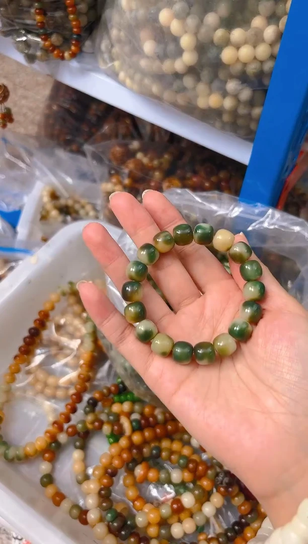 吊坠菩提根/象牙果绿色桶珠单圈