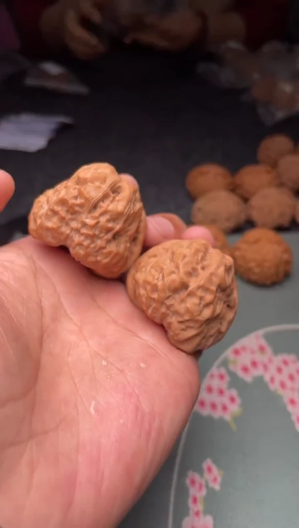 把件文玩核桃a238   蛤蟆头    39尺