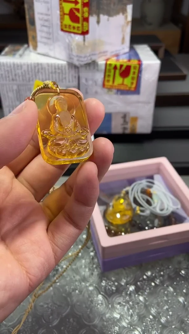 琥珀颈饰未镶嵌金蓝大日如来