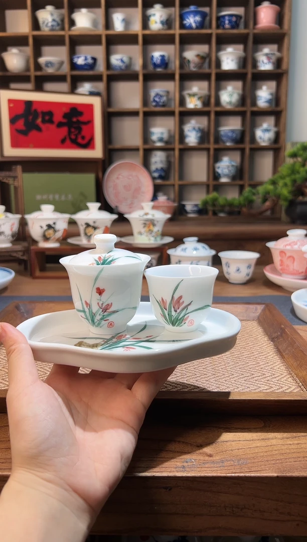 【闪购商品】五彩手绘兰花三件套