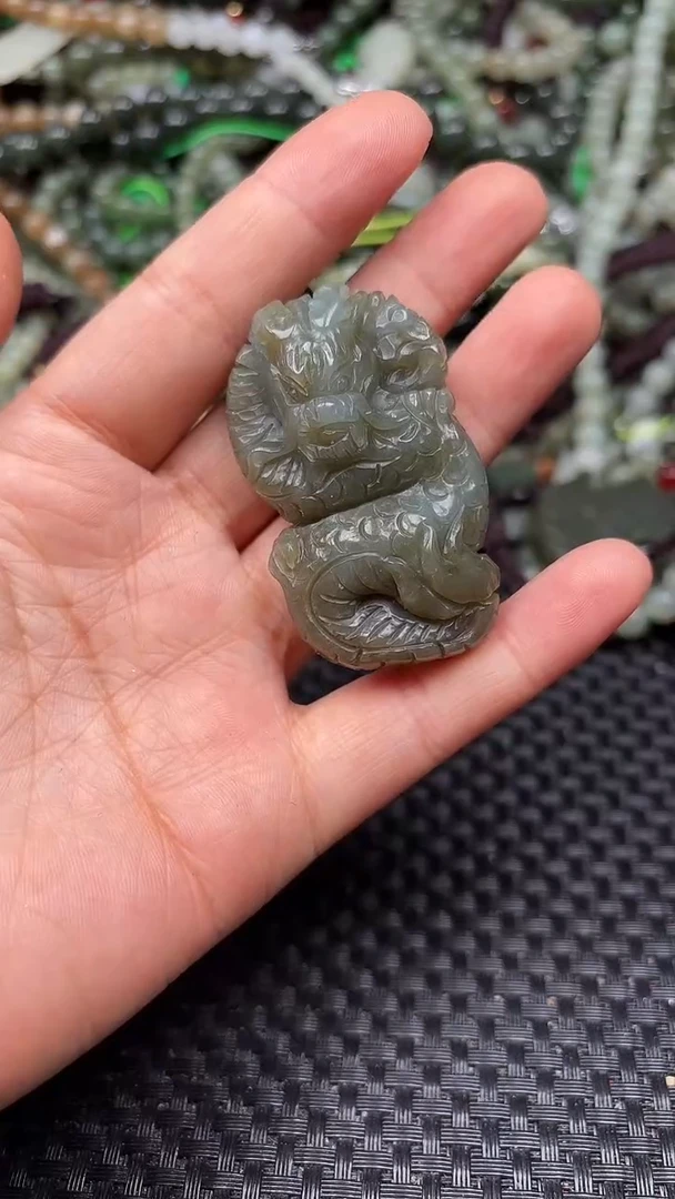 和田玉未镶嵌颈饰1