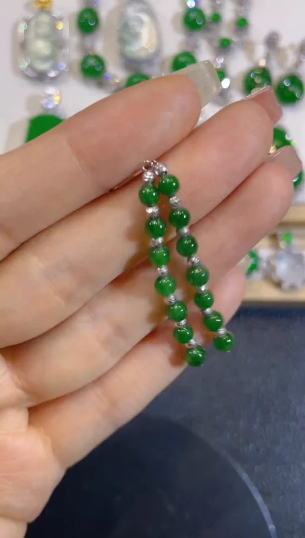 颈饰18K金镶嵌翡翠团购1