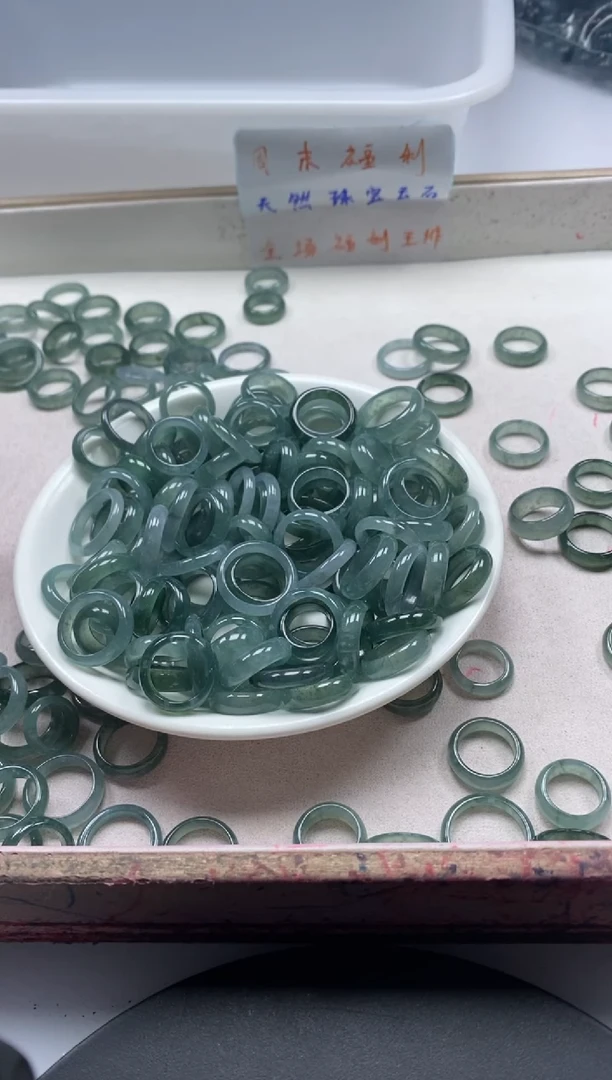 翡翠未镶嵌颈饰X1003蓝水翡翠跑环*1颗