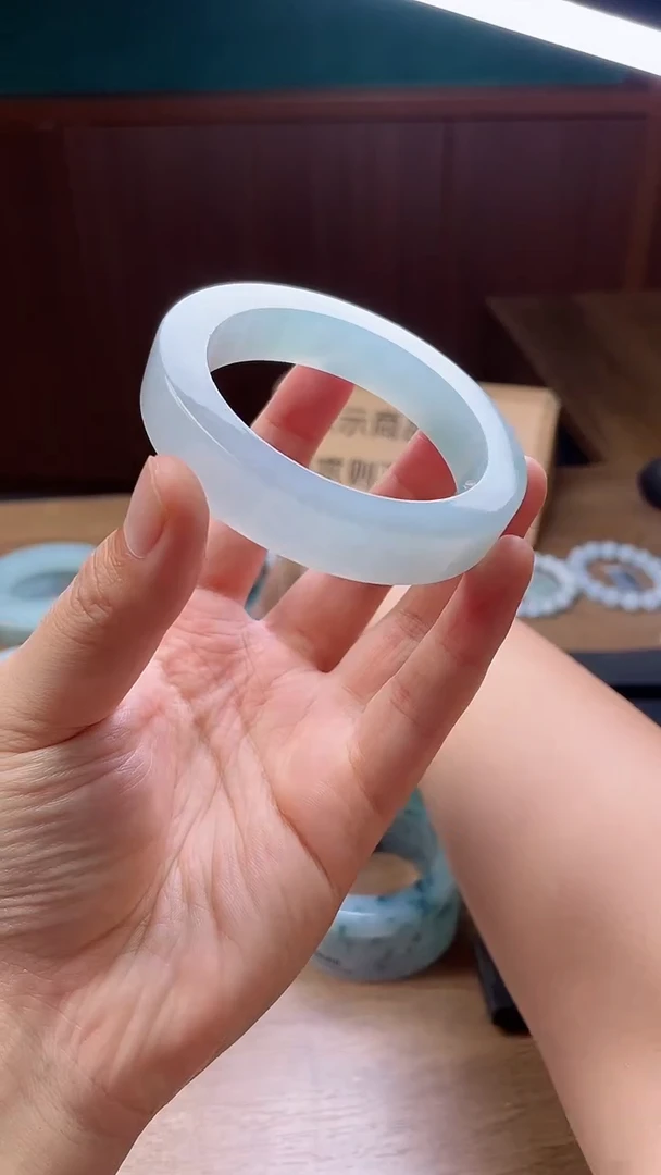 定制翡翠手镯未镶嵌诚*定制